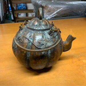 Vintage Copper Teapot with Leaf Design